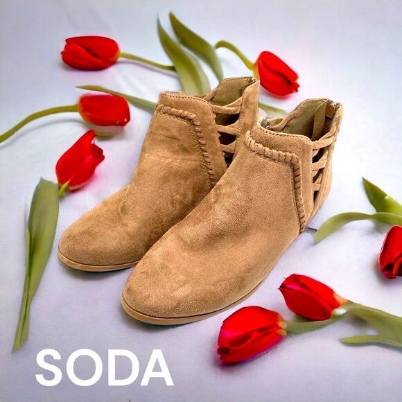 SODA l Ladies Suede Booties l Tan l Zip back l lSize 8 - Picture 1 of 9